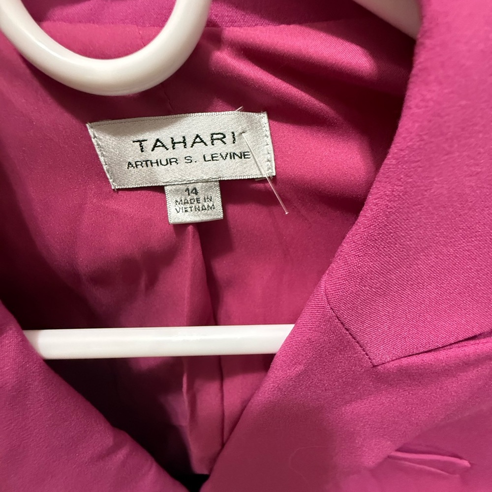 Tahari Pink Blazer - Picture 4 of 7